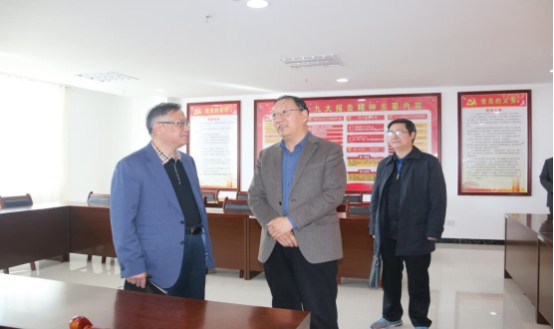 省委常委、省總工會(huì)主席馬吉孝等一行蒞臨青海物產(chǎn)集團(tuán)公司視察，調(diào)研指導(dǎo)道路貨運(yùn)企業(yè)建會(huì)、貨運(yùn)司機(jī)入會(huì)等工作